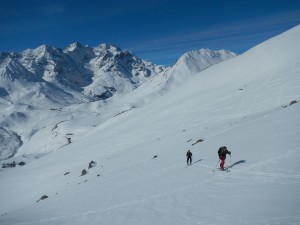 ski de randonnée dans les cerces avec un guide