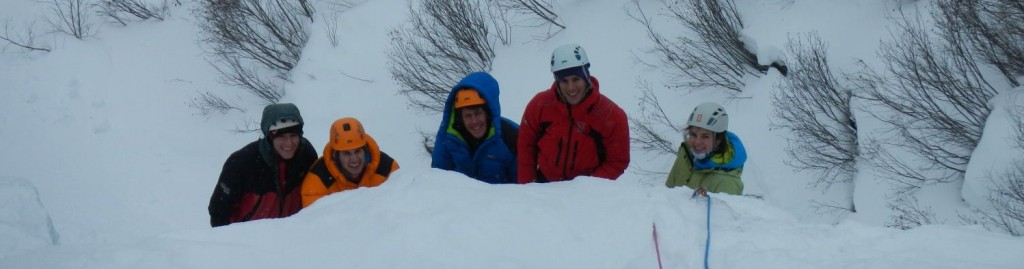 escalade sur glace à Bonneval avec l'équipe FFME Isère